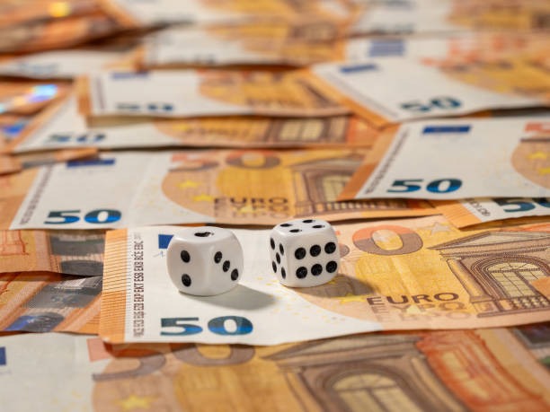idntogel app interface showing football markets, live-dealer tables, and payment methods on Android and iOS screens